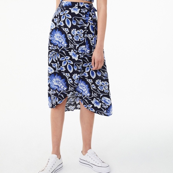 Tonal floral wrap skirt by Aeropostale size L - Picture 2 of 5